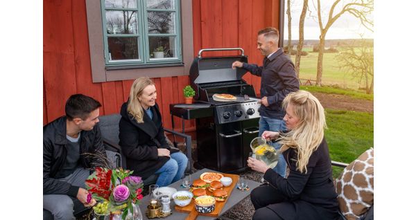 Efekt komina w grillu gazowym