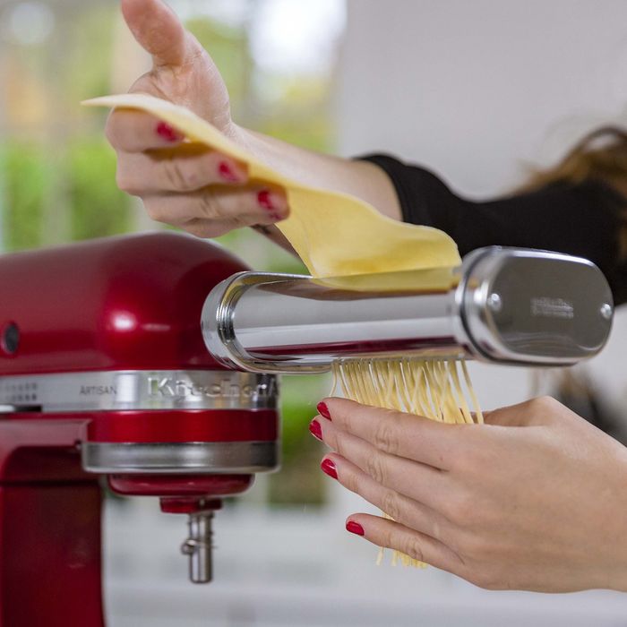 Wałkowarka + 2 wykrojniki KitchenAid (5KSMPRA)