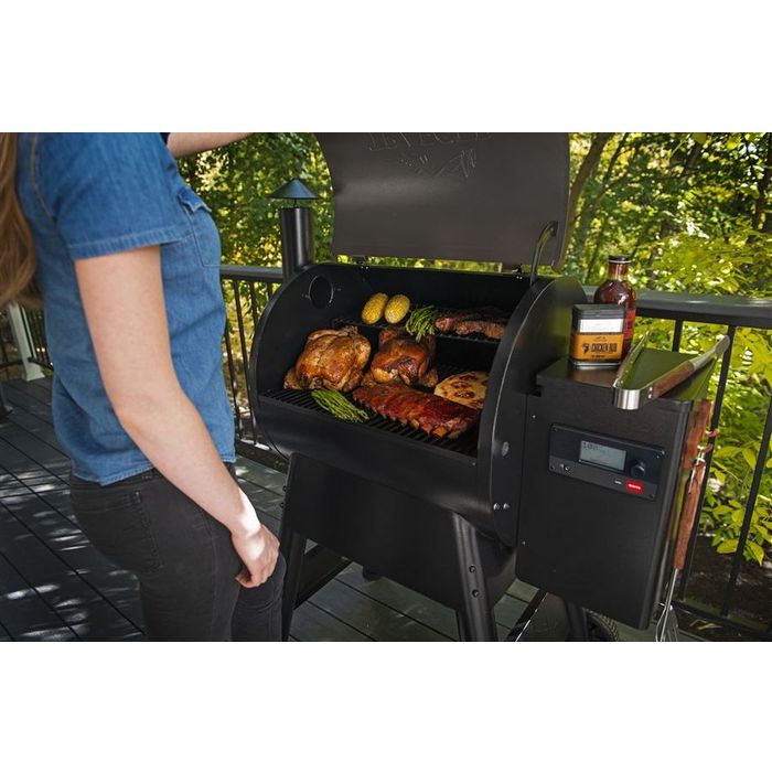 Grill na pellet PRO 575 (black) INT Traeger grillowanie