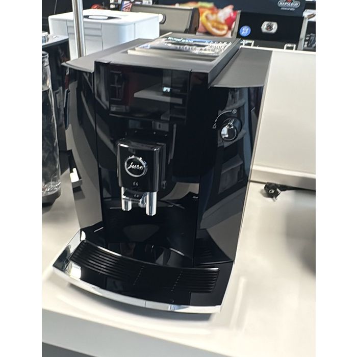 OUTLET - Ekspres do kawy Jura E6 Piano Black (EC) (15437) - EKSPOZYCJA