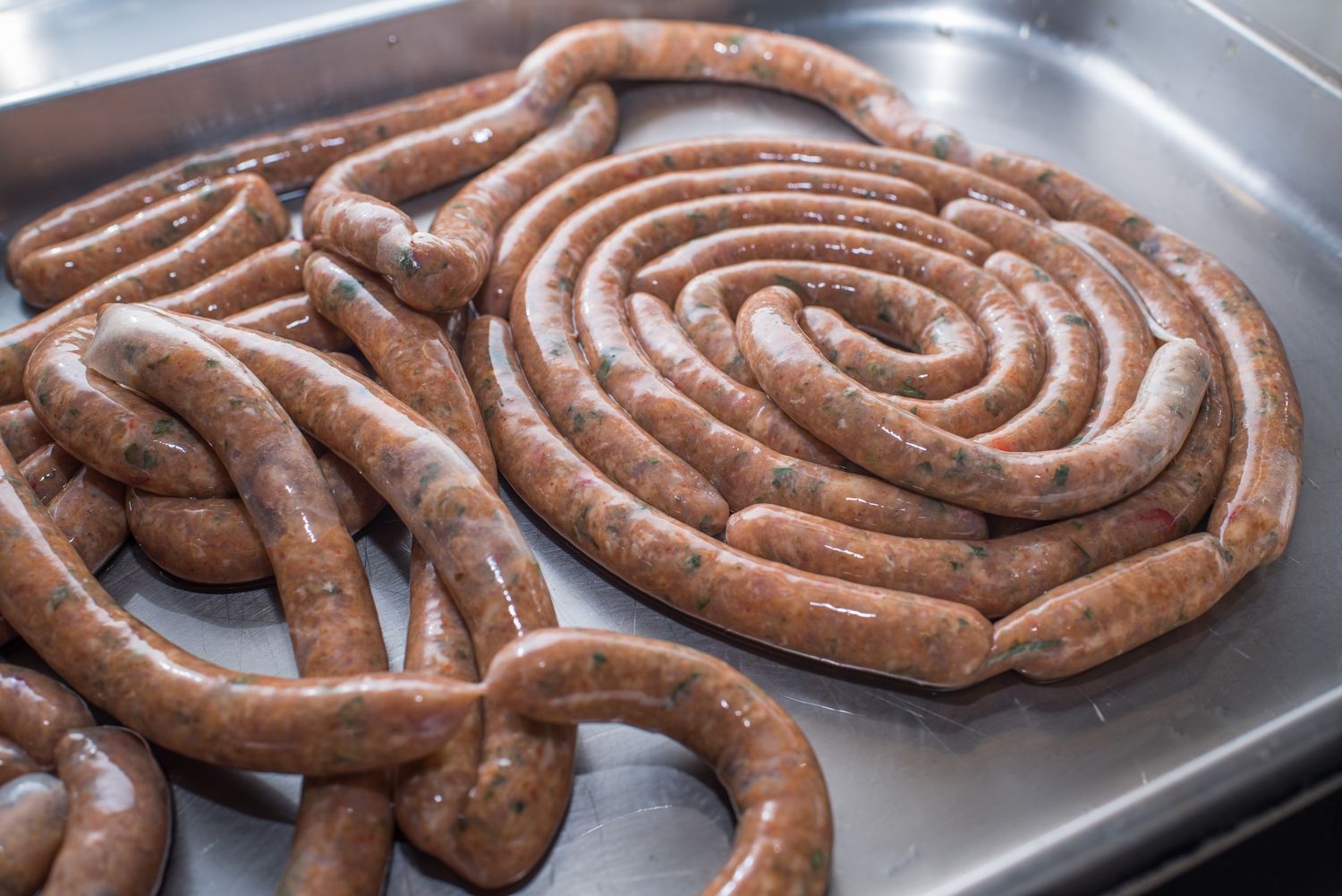 Surowa kiełbasa do wędzenia