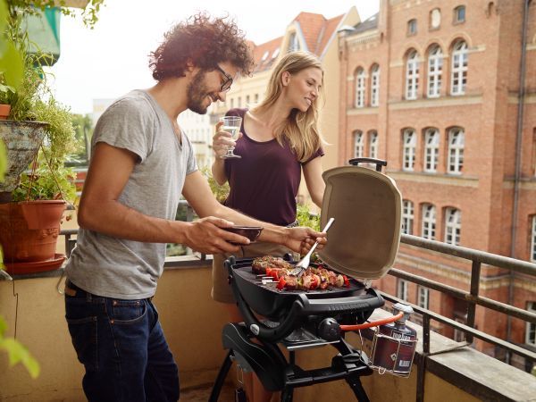 Grill gazowy Weber na balkonie