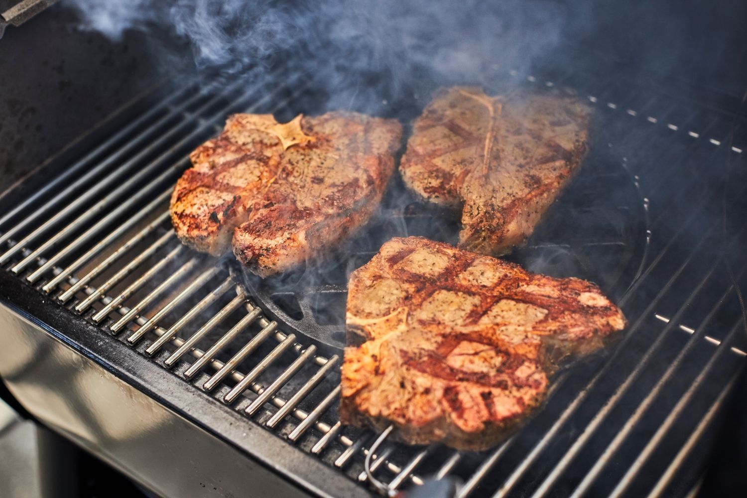 Ruszt Sear Grate Weber ze stekiem