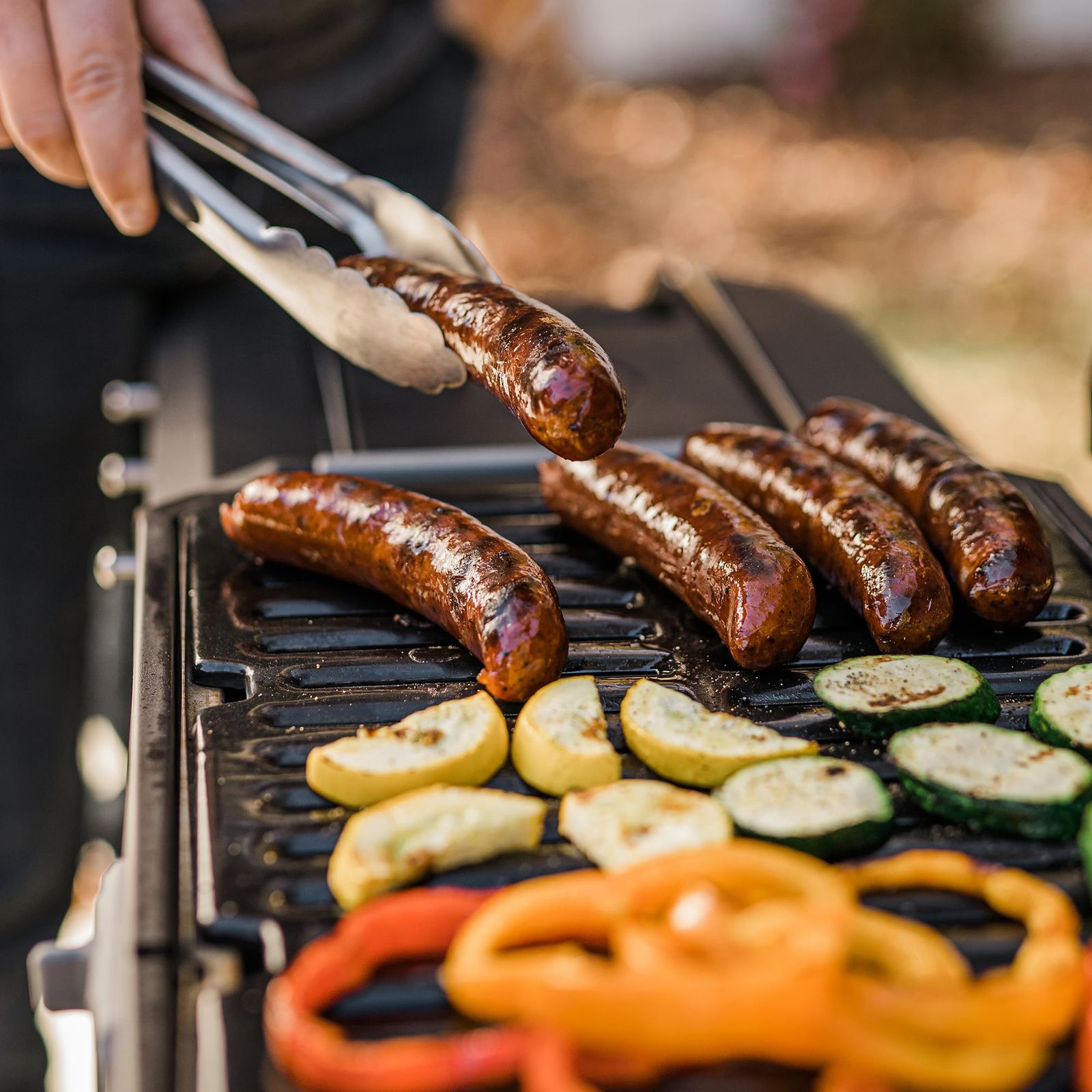 Grillowanie w plenerze na grillu przenośnym