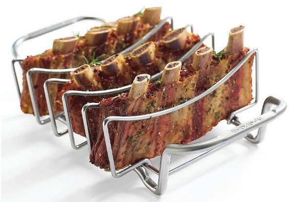 Stojak do żeberek i na pieczeń marki Broil King - prezent dla grillowego mięsożercy