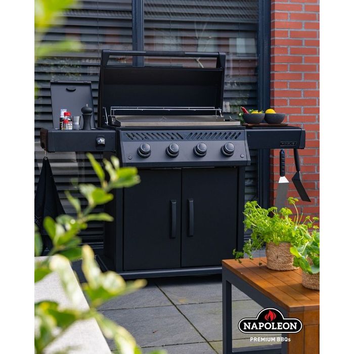Grill gazowy Napoleon Phantom Rogue PRO Plancha (RP30FTPK-PL-PHM)
