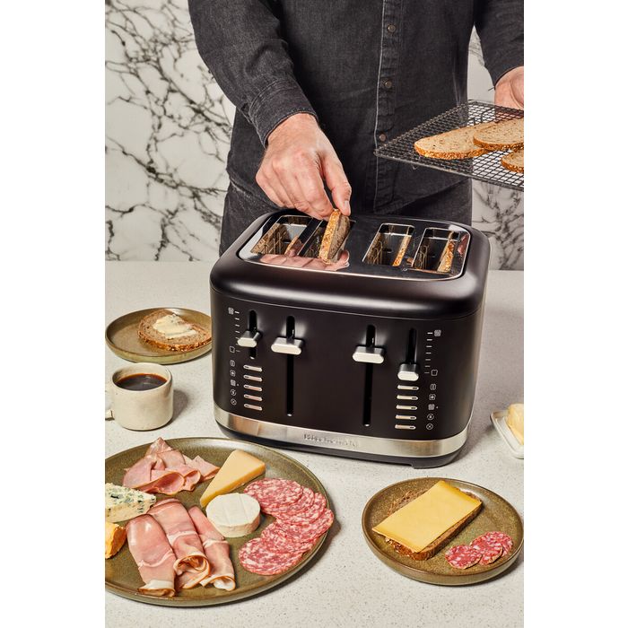 Toster 4 Matte Black KitchenAid (5KMT4109EBM)