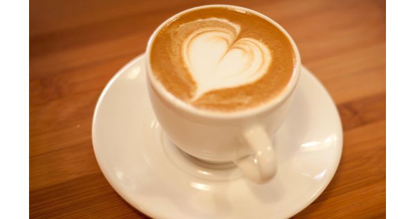 Walentynkowe Latte Art – jak zrobić serce na kawie?