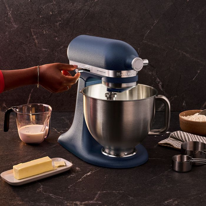 Mikser Artisan Plus 4,7 l z uchylną głowicą Wild Bluberry KitchenAid (5KSM50PKVEWB)