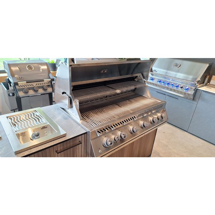 OUTLET - Grill osadzony na kuchni ogrodowej Napoleon 44-calowy serii 700 (BIG44RBPSS-1-PL) - EKSPOZYCJA