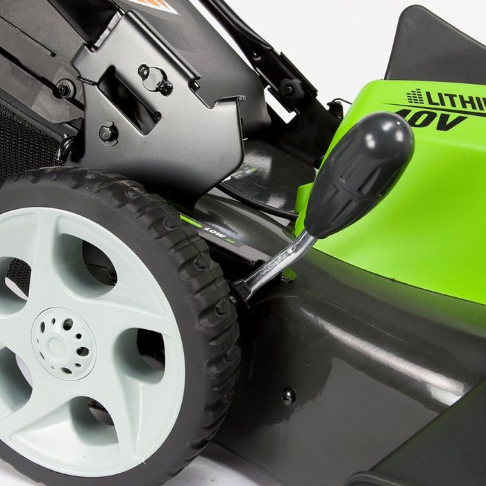 GreenWorks Akumulatorowa Kosiarka 45 cm G-MAX 4w1 40 V zestaw z 1 baterią 4 Ah i 1 ładowarką (2500107VB)