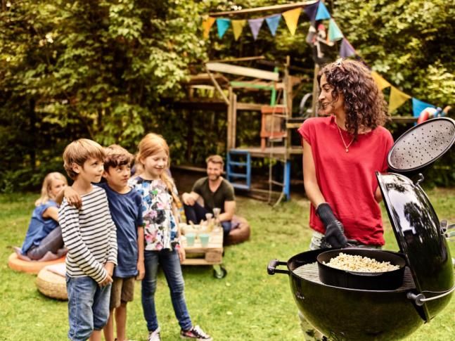 Grill węglowy w kształcie kuli z serii Master-Touch GBS Weber 