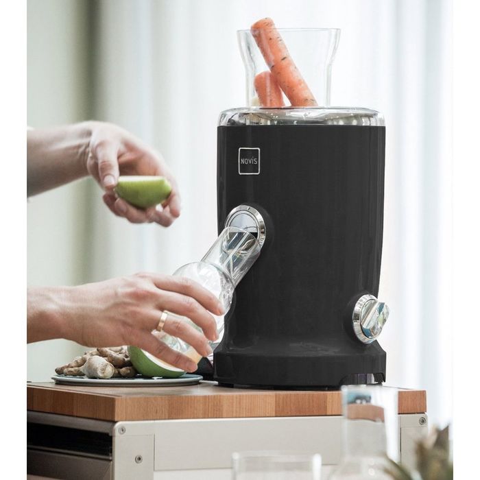 NOVIS - Wyciskarka do soku Vita Juicer - czarny