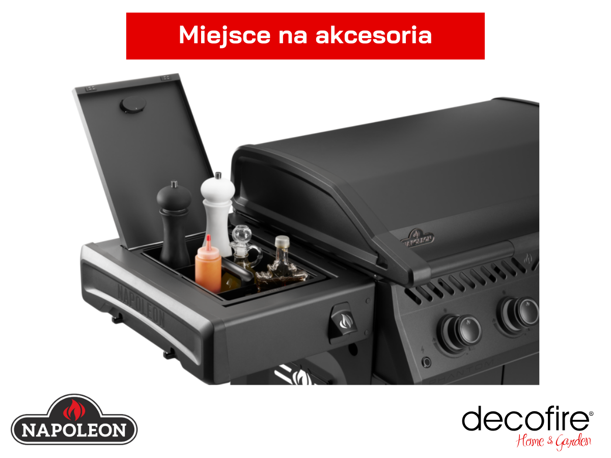 Praktyczna półka z miejscem na akcesoria