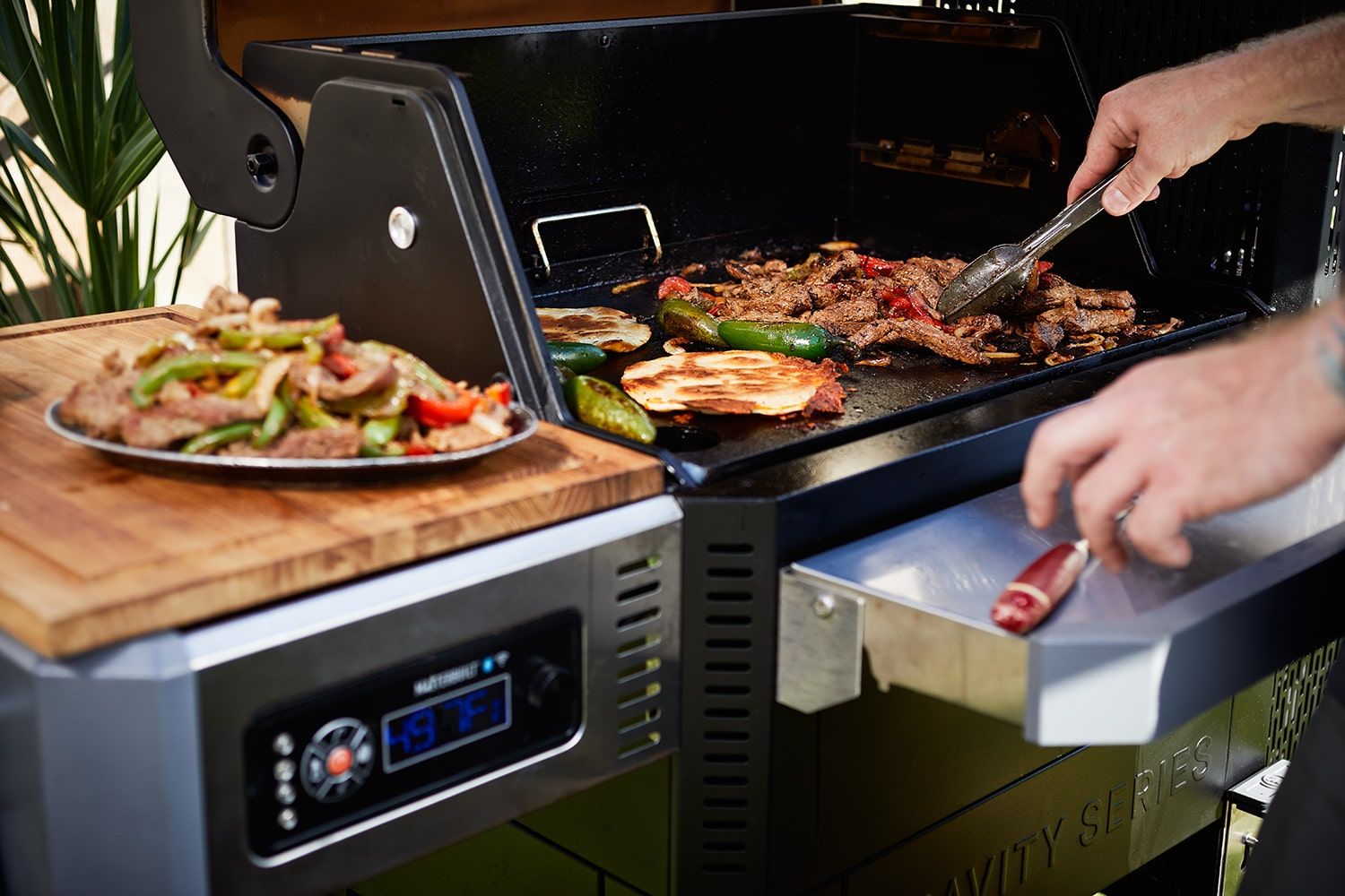 Grillowanie na grillu Masterbuilt