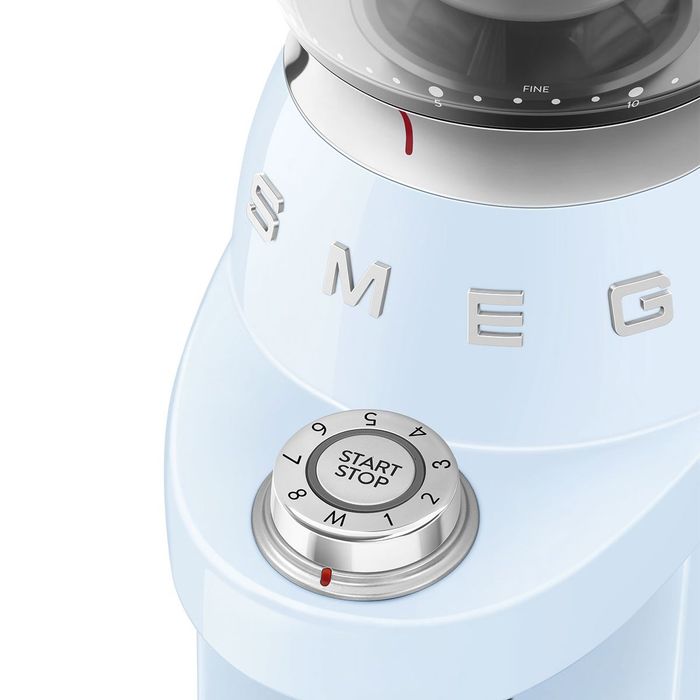 Elektryczny młynek do kawy Pastelowy błękit Smeg (CGF03PBEU)