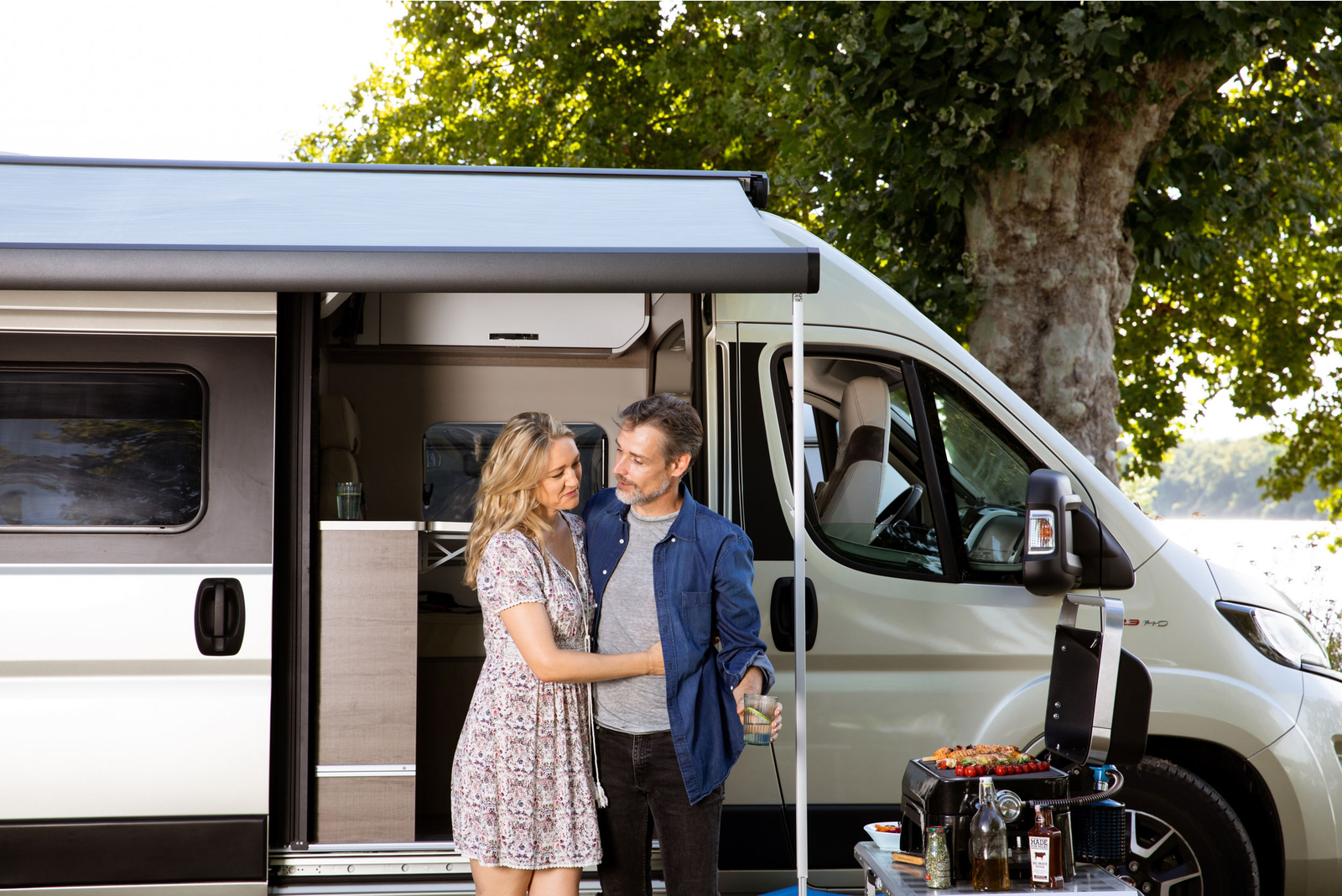 Grill gazowy turystyczny Campingaz Attitude 2GO na campingu