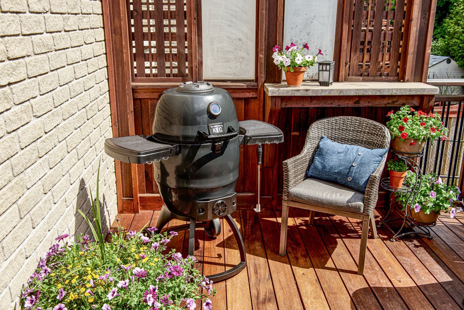 Grille węglowe KEG – wędzarnia, piec i grill w jednym od marki Broil King