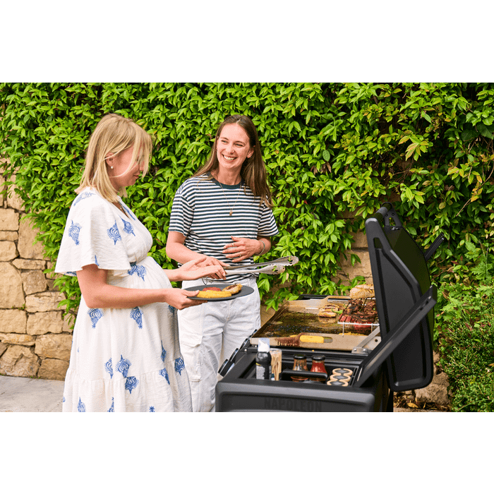 Grill gazowy Napoleon Phantom Rogue PRO Plancha z palnikiem bocznym Sizzle Zone, Czarny Mat (RP30FTSIBPK-PL-PHM)