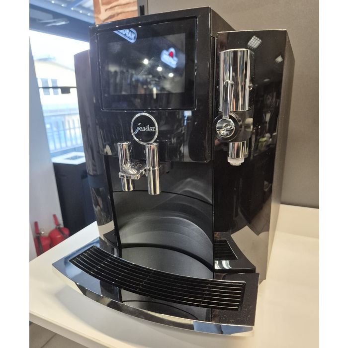 OUTLET - Ekspres do kawy Jura S8 Piano Black (EA)  (15381) - EKSPOZYCJA
