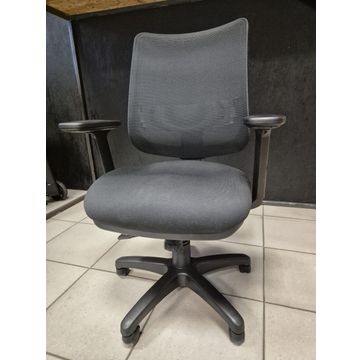 OUTLET - UNIQUE fotel biurowy Saga Plus M - BL418 Black SM01 (1218-B-BL418) - EKSPOZYCJA