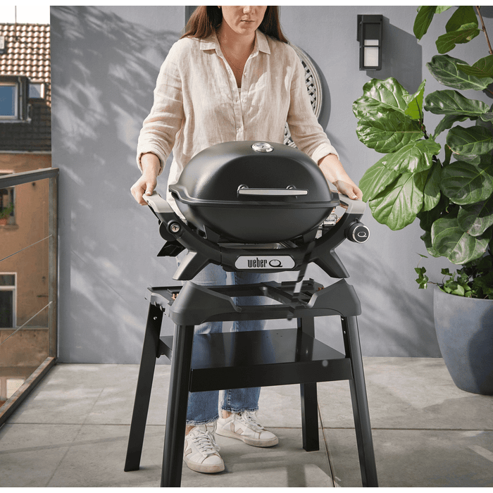 Grill gazowy Weber Q 1200N na kartusze ze stolikami bocznymi i stojakiem (1501085)