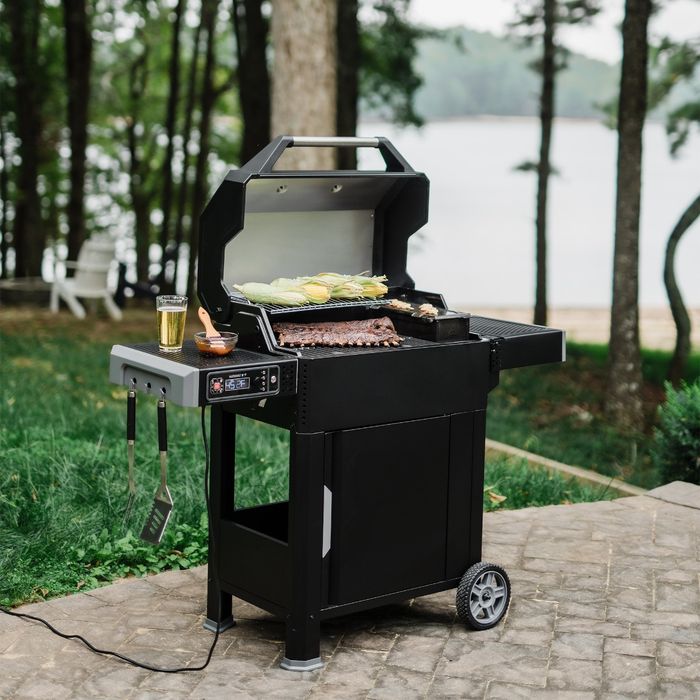 AutoIgnite™ Series 545 cyfrowy grill węglowy + wędzarnia Masterbuilt