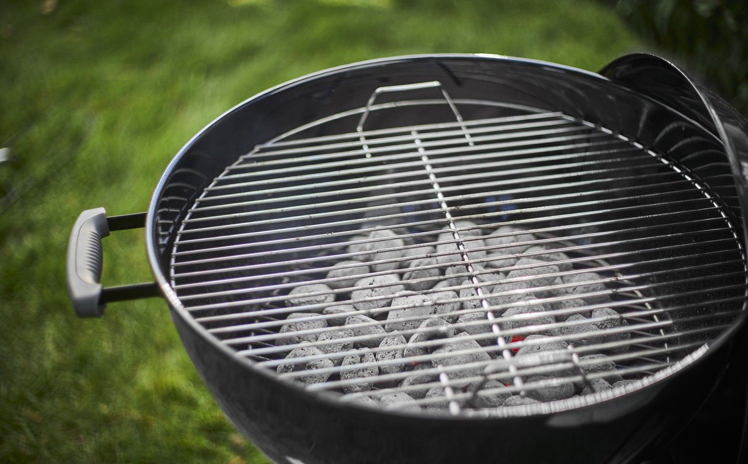 Grill węglowy rozpalanie